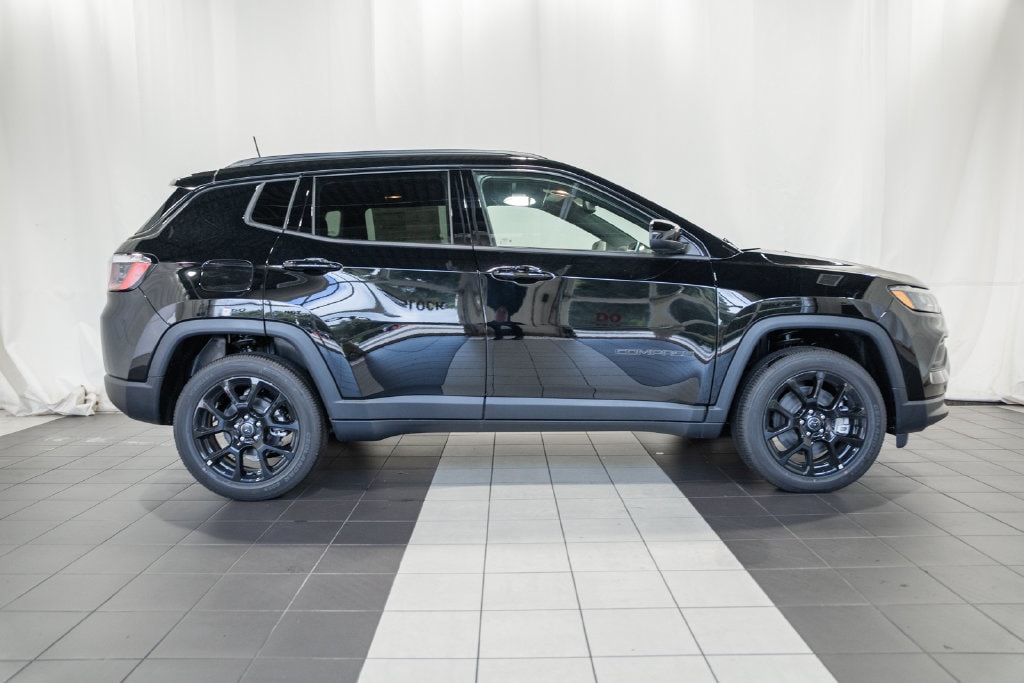 New 2026 Jeep Compass Latitude Sport Utility