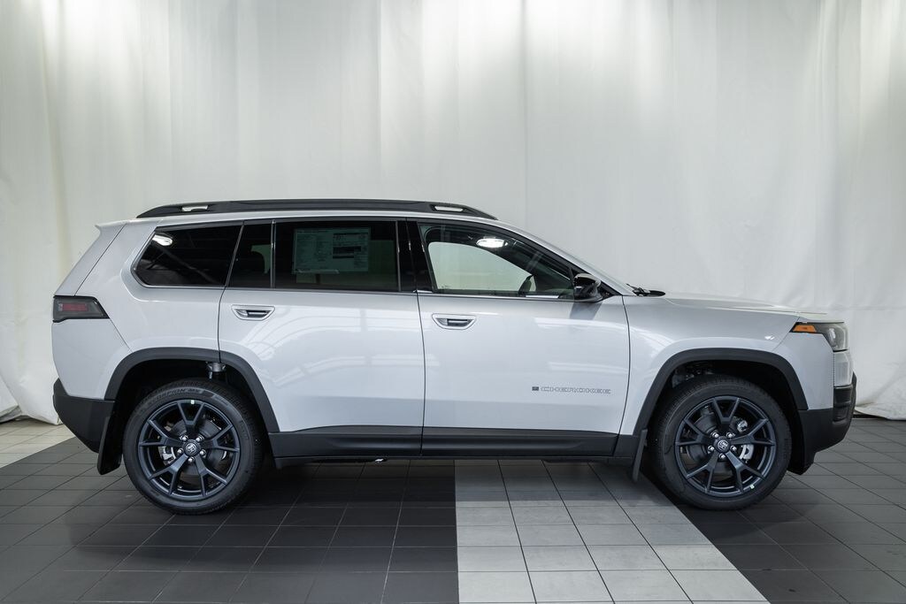 New 2026 Jeep Cherokee Laredo Sport Utility