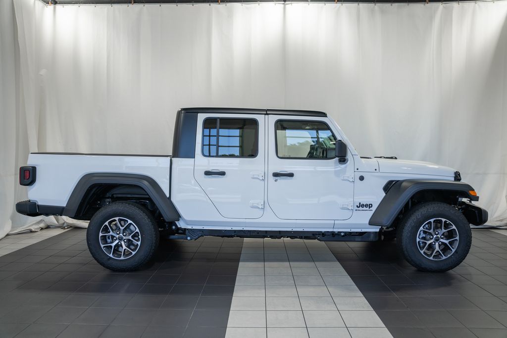 New 2027 Jeep Gladiator Sport S Pickup