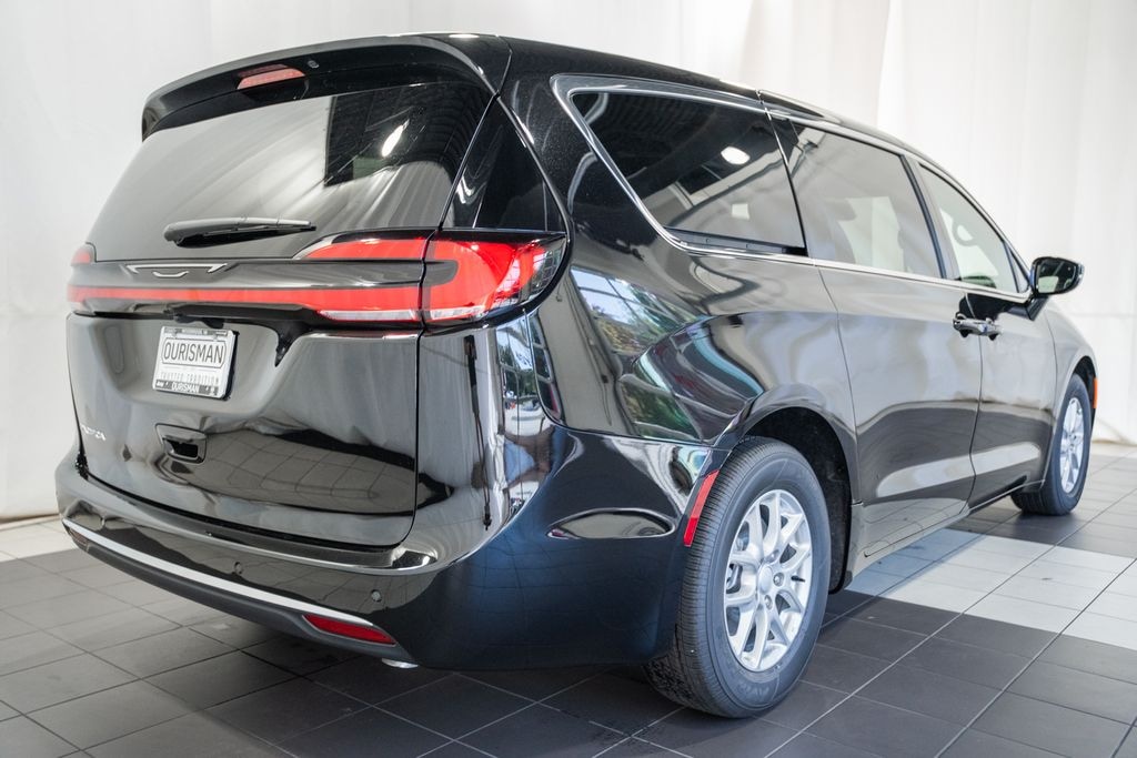New 2027 Chrysler Pacifica Select Passenger Van