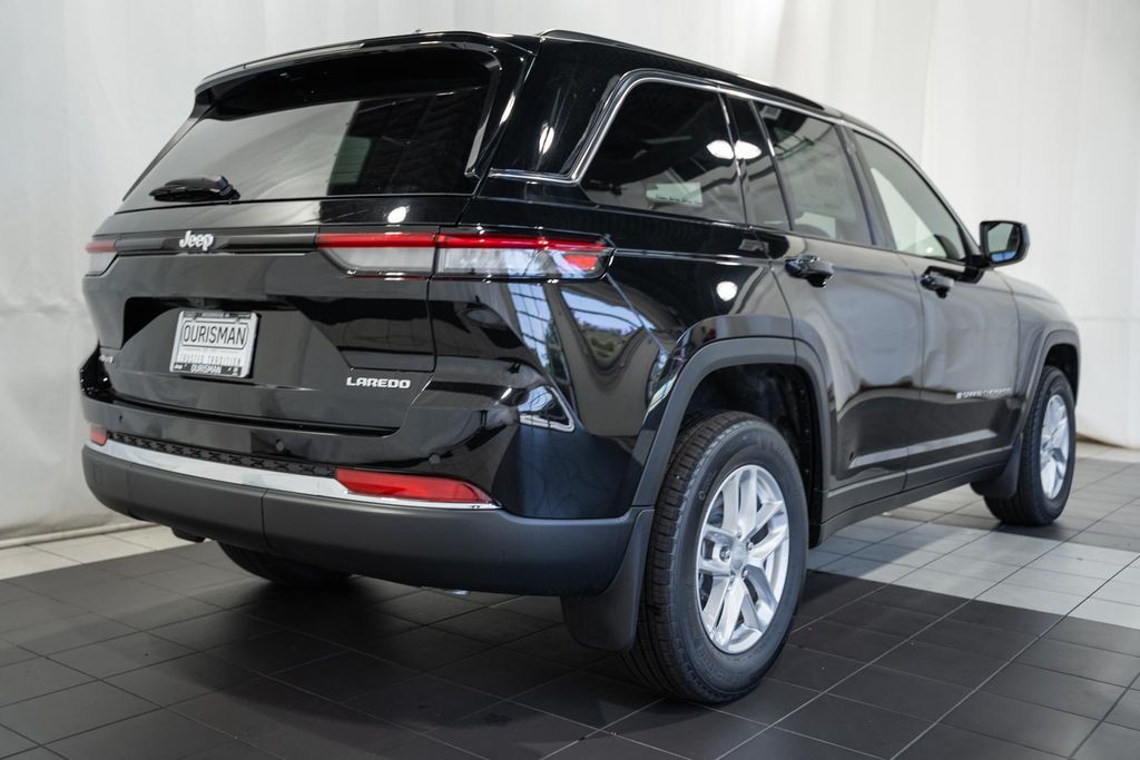 New 2026 Jeep Grand Cherokee Laredo X Sport Utility