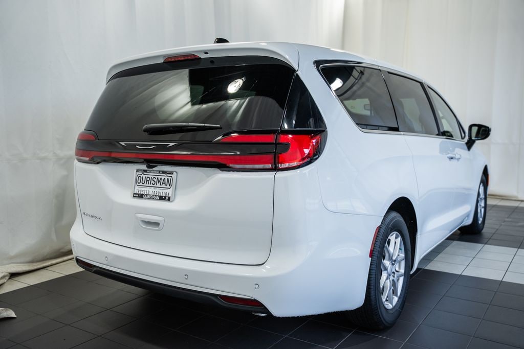 New 2027 Chrysler Pacifica Select Passenger Van