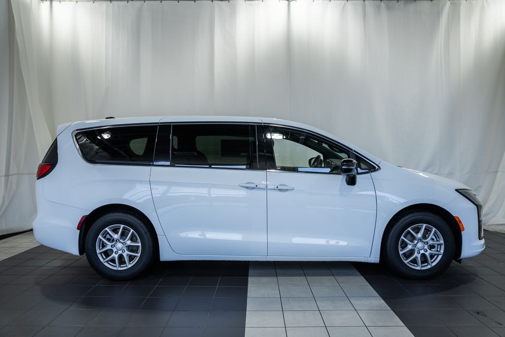 New 2027 Chrysler Pacifica Select Passenger Van
