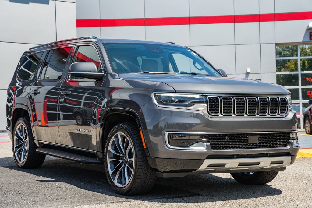2022 Jeep Wagoneer