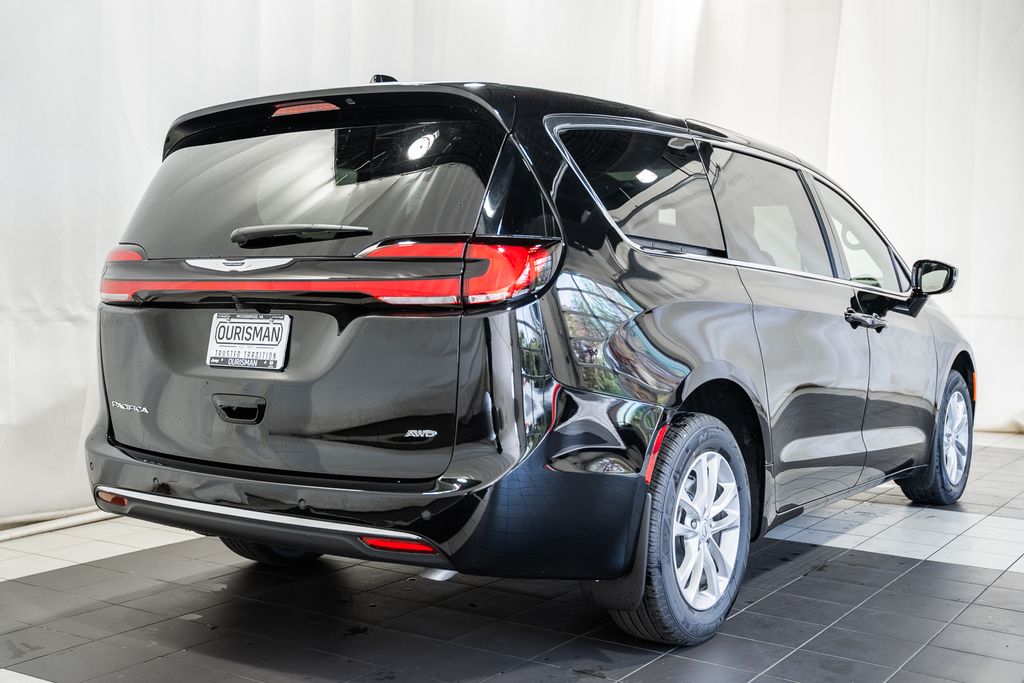 New 2026 Chrysler Pacifica Select Passenger Van