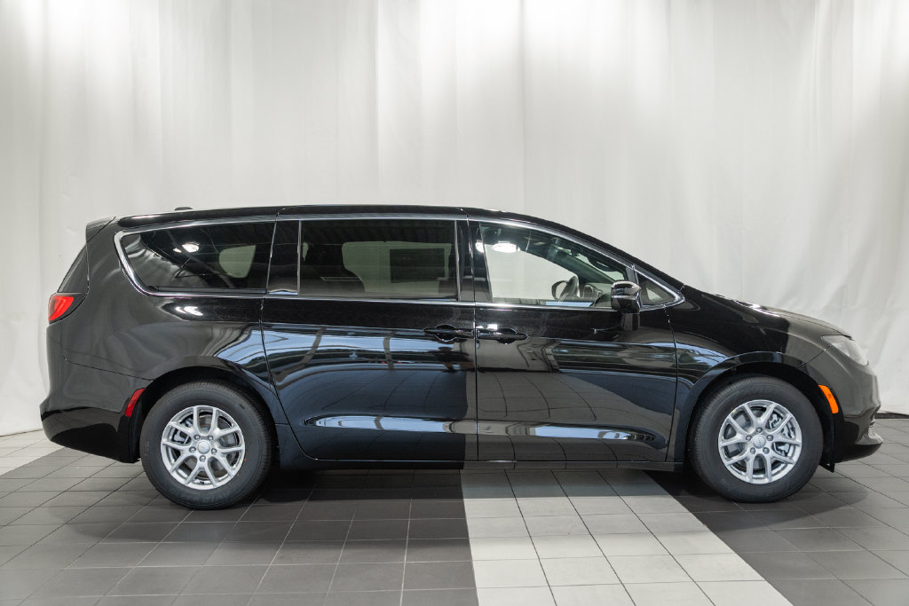 New 2027 Chrysler Pacifica LX Passenger Van