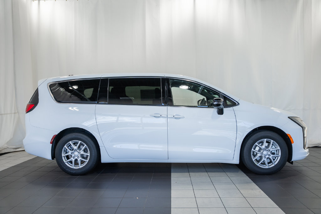 New 2027 Chrysler Pacifica Select Passenger Van