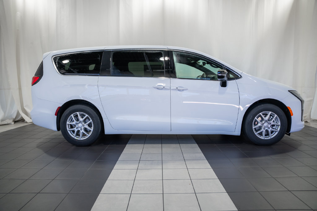 New 2027 Chrysler Pacifica Select Passenger Van