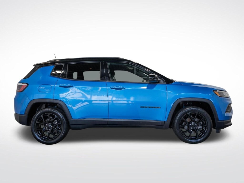 Used 2022 Jeep Compass Altitude 4x4 SUV