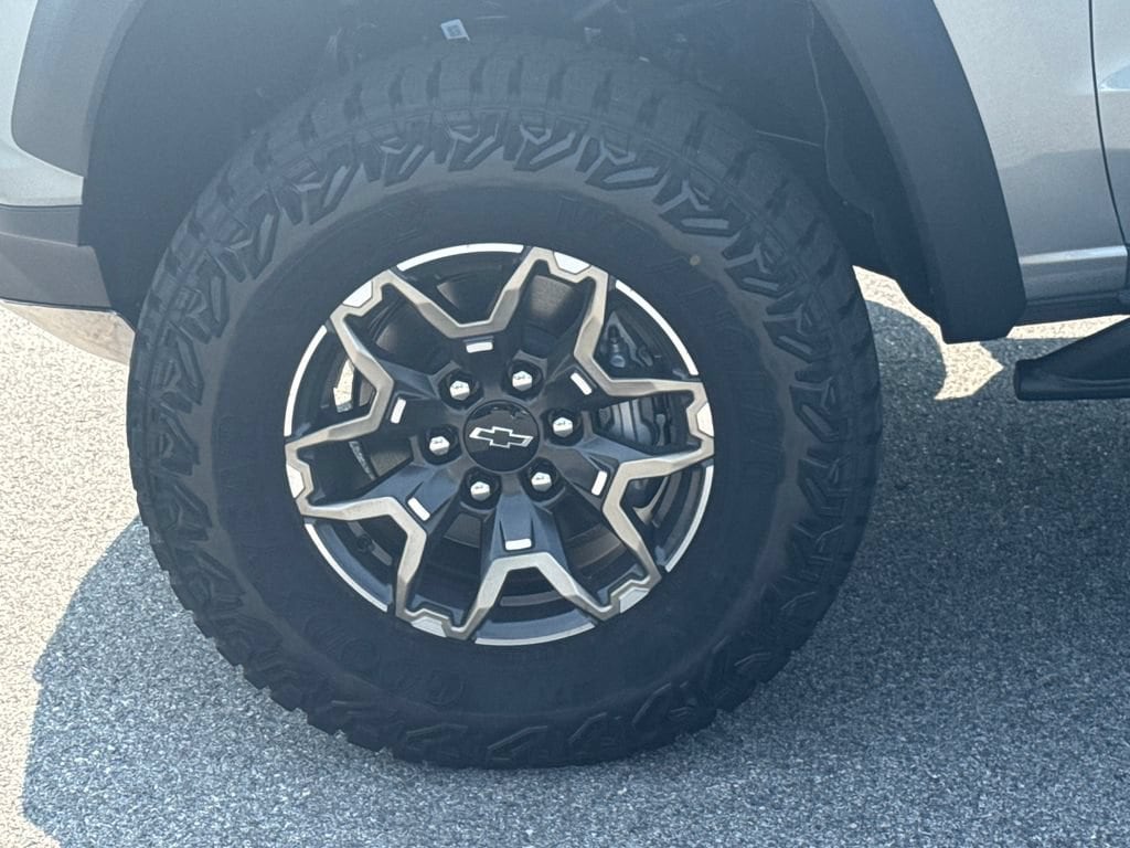 2026 Chevrolet Colorado ZR2 - Photo 6