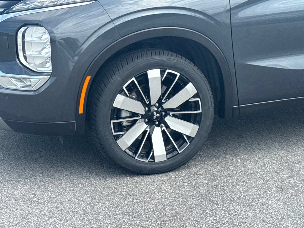 Used 2025 Mitsubishi Outlander SE SUV