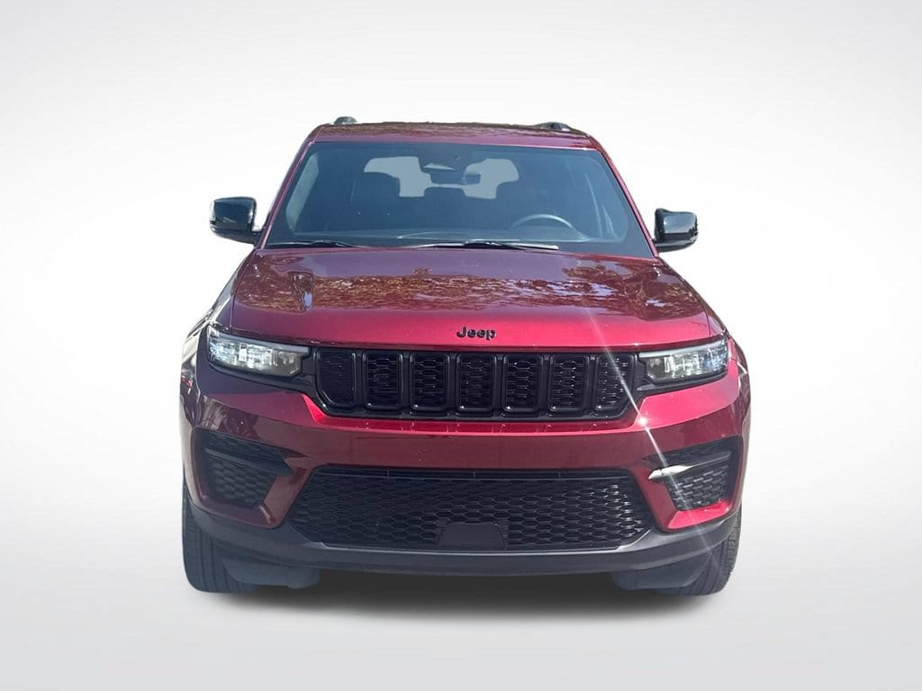 Used 2025 Jeep Grand Cherokee Altitude SUV