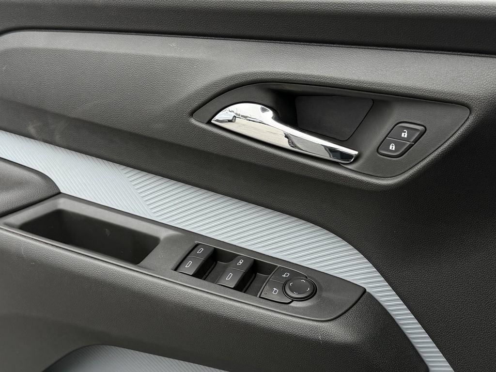 2027 Chevrolet Bolt RS - Photo 29