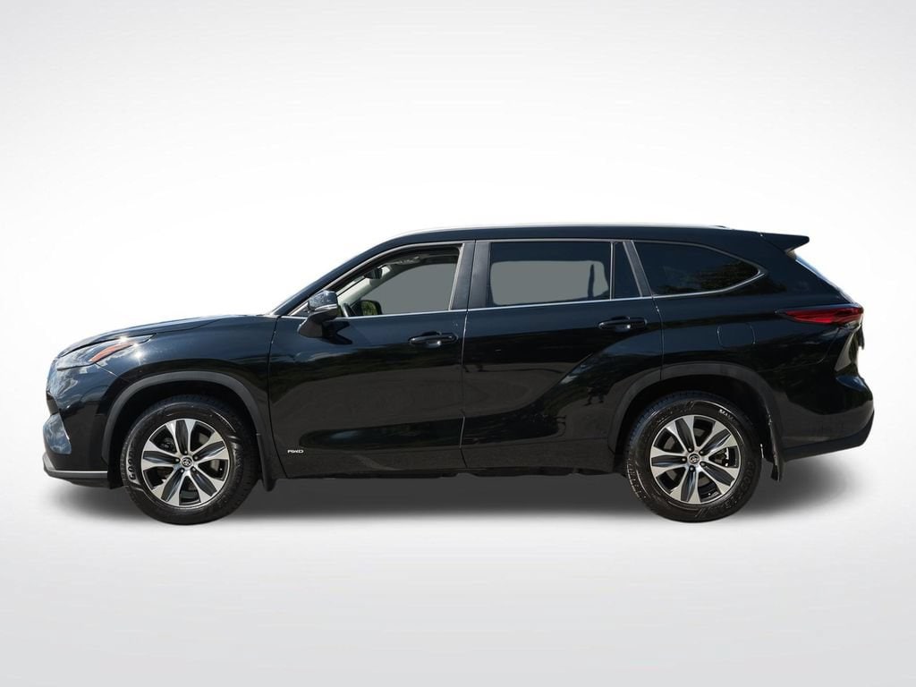 Used 2023 Toyota Highlander Hybrid XLE SUV