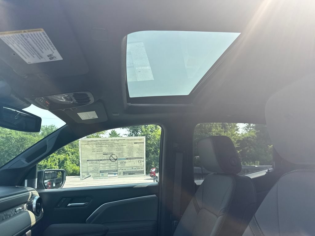 2026 Chevrolet Colorado ZR2 - Photo 35