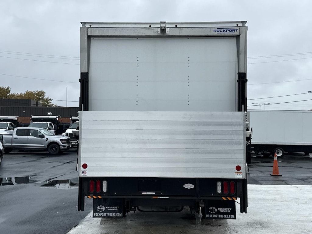 New 2027 Ford E-450SD 4x2 w/ 16 Dry Freight Box Box