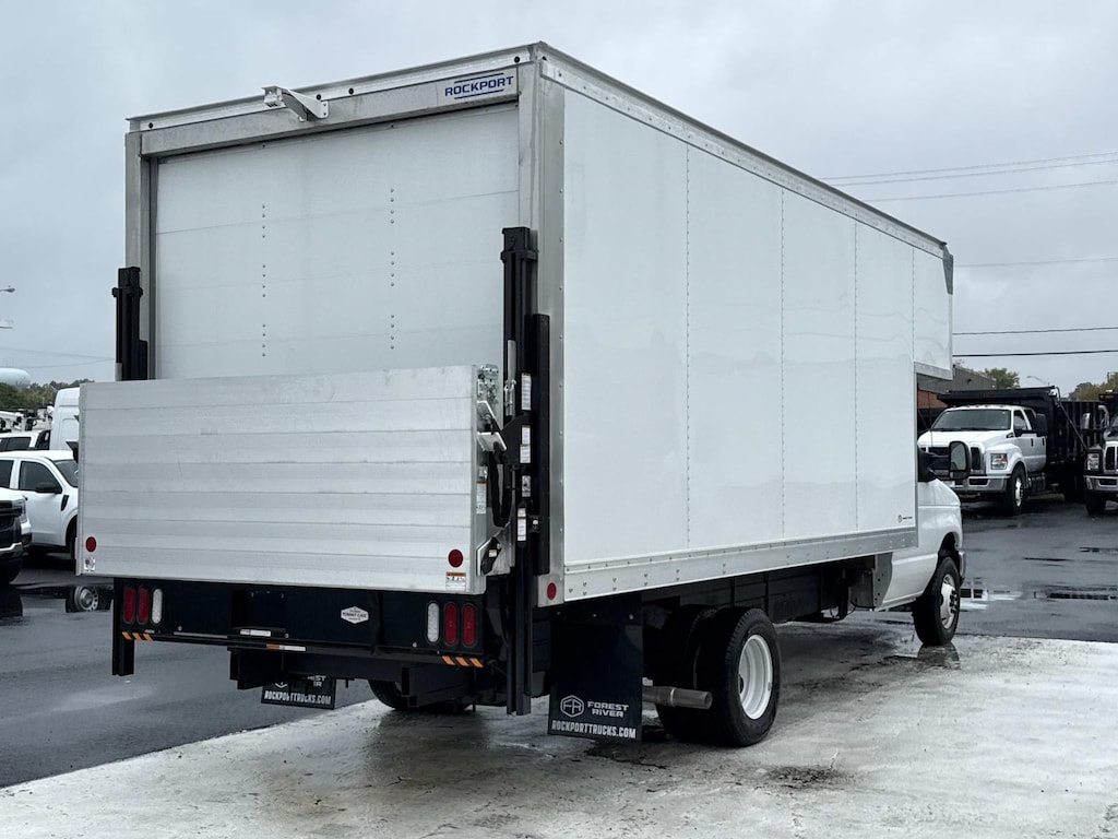 New 2027 Ford E-450SD 4x2 w/ 16 Dry Freight Box Box