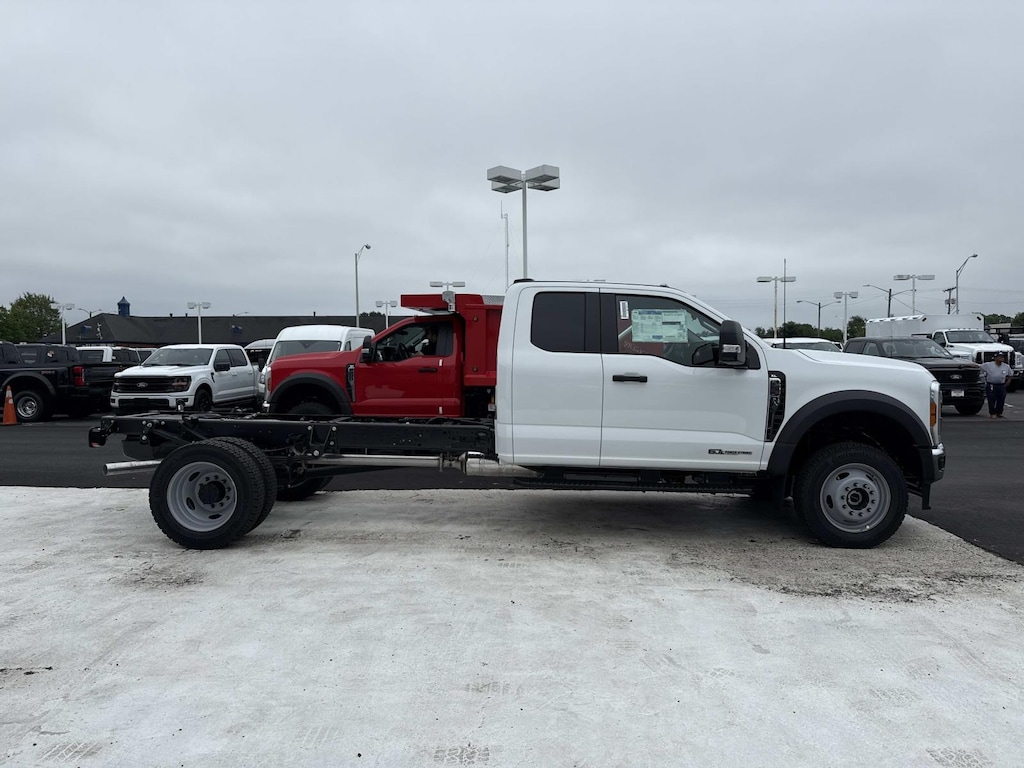 New 2026 Ford F-550 XL Super Cab 4x4 Bare Chassis 84 CA Extended Cab Chassis-Cab