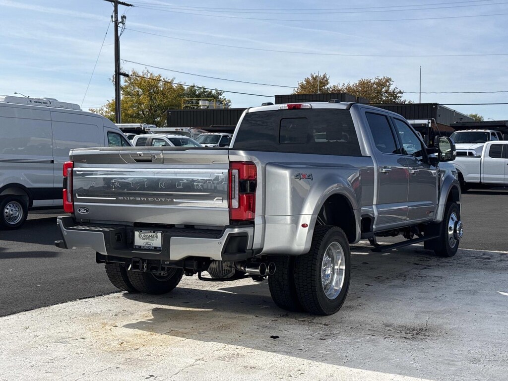New 2027 Ford Super Duty F-450 DRW Crew Cab Pickup