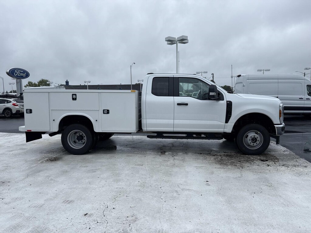 New 2027 Ford F-350 XL Super Cab 4x4 W/ 9 Knapheide Service Body Service