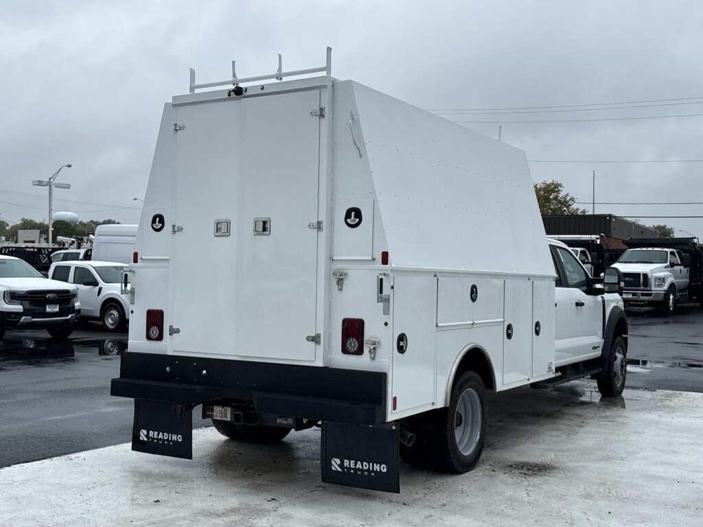 New 2027 Ford F-550 XL Crew Cab 4x4 W/ 11 Enclosed Service Body Service