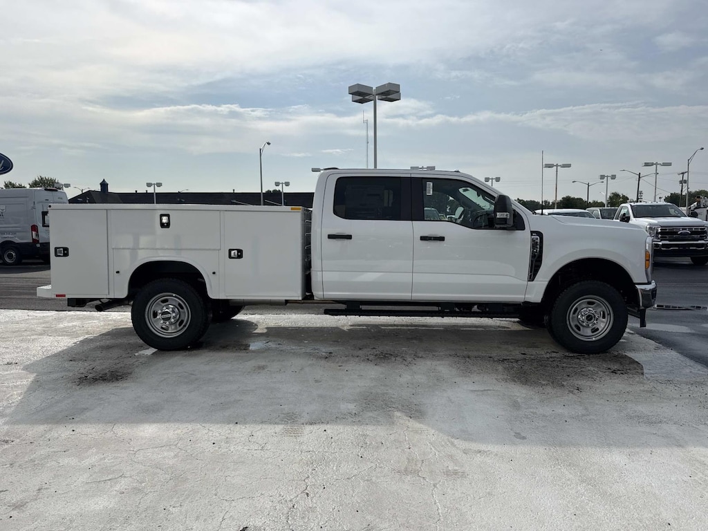 New 2026 Ford F-350 XL Crew Cab 4x4 W/ 9 Knapheide Service Body Service