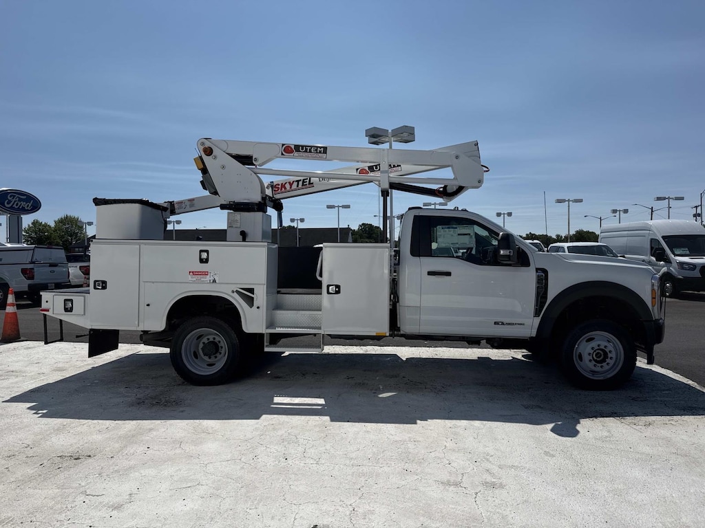 New 2025 Ford F-450 Regular Cab 4x4 w/ 46 Aerial Bucket Service