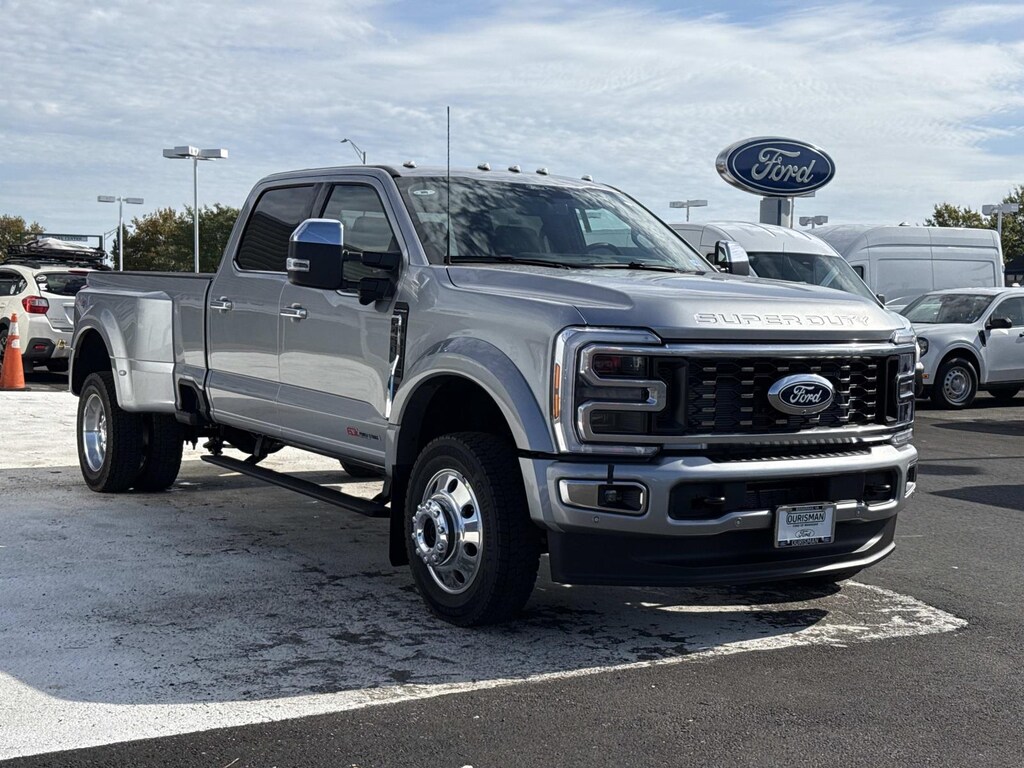 New 2027 Ford Super Duty F-450 DRW Crew Cab Pickup