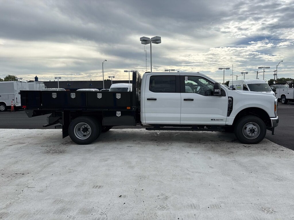 New 2026 Ford F-350 XL Crew Cab 4x4 w/ 10 Contractors Flatbed Flatbed