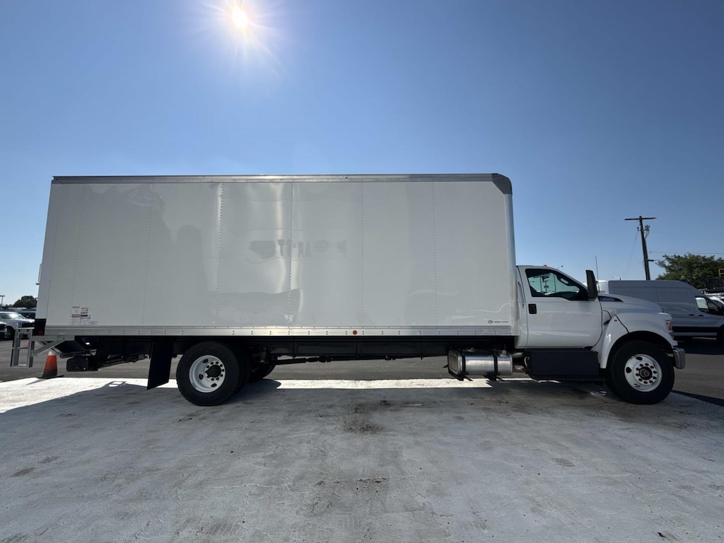 New 2027 Ford F-650 XL Regular Cab w/ 26 Dry Freight Box Box