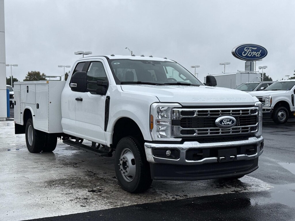 New 2027 Ford Super Duty F-350 DRW Extended Cab Chassis-Cab