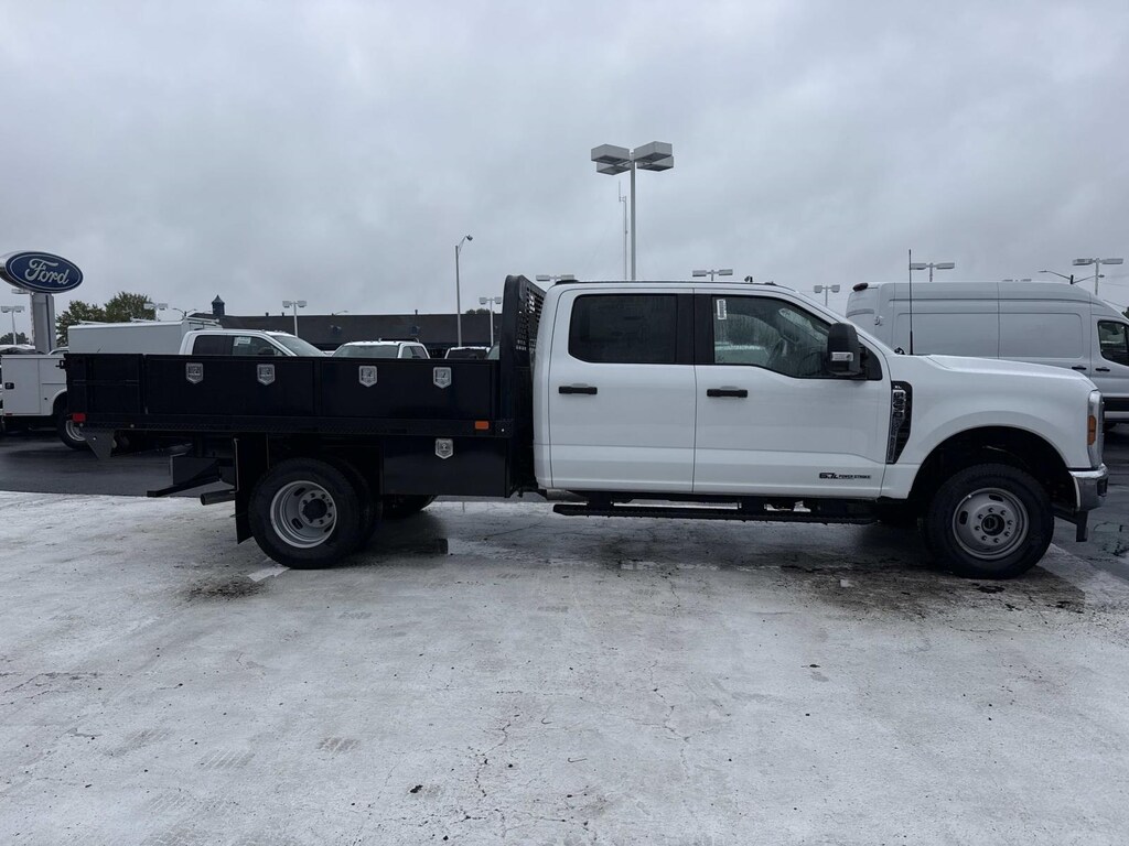 New 2026 Ford Super Duty F-350 DRW Crew Cab Chassis-Cab