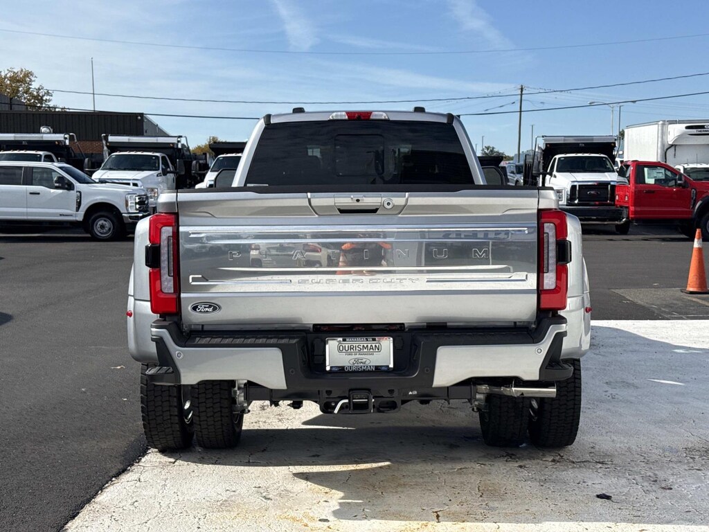 New 2027 Ford Super Duty F-450 DRW Crew Cab Pickup