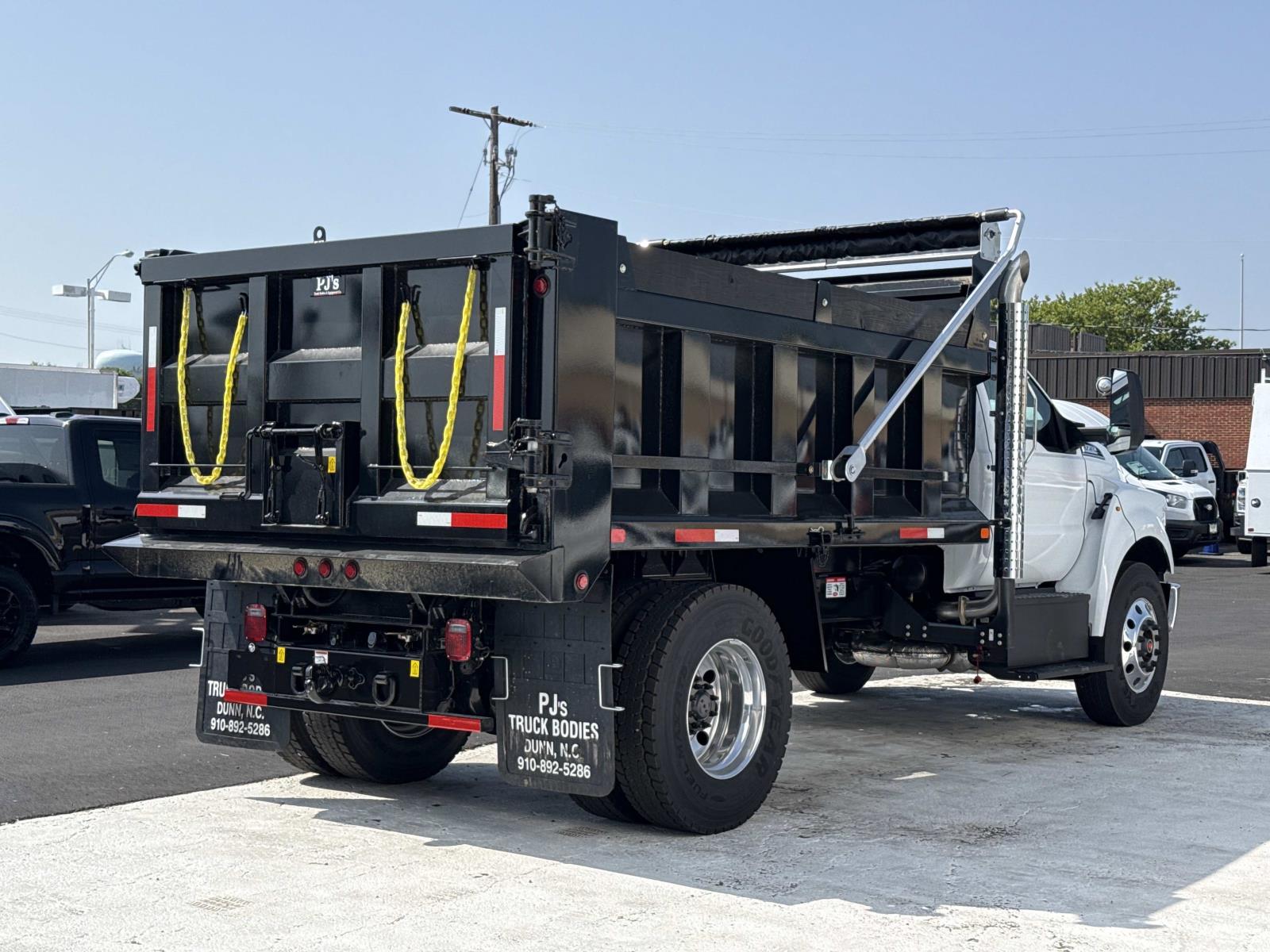 New 2027 Ford F-750 Regular Cab w/ 12 HD Contractors Dump Dump