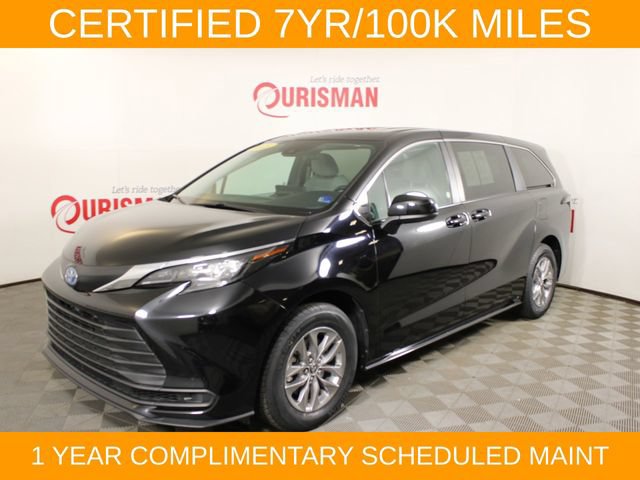 2025 Toyota Sienna LE