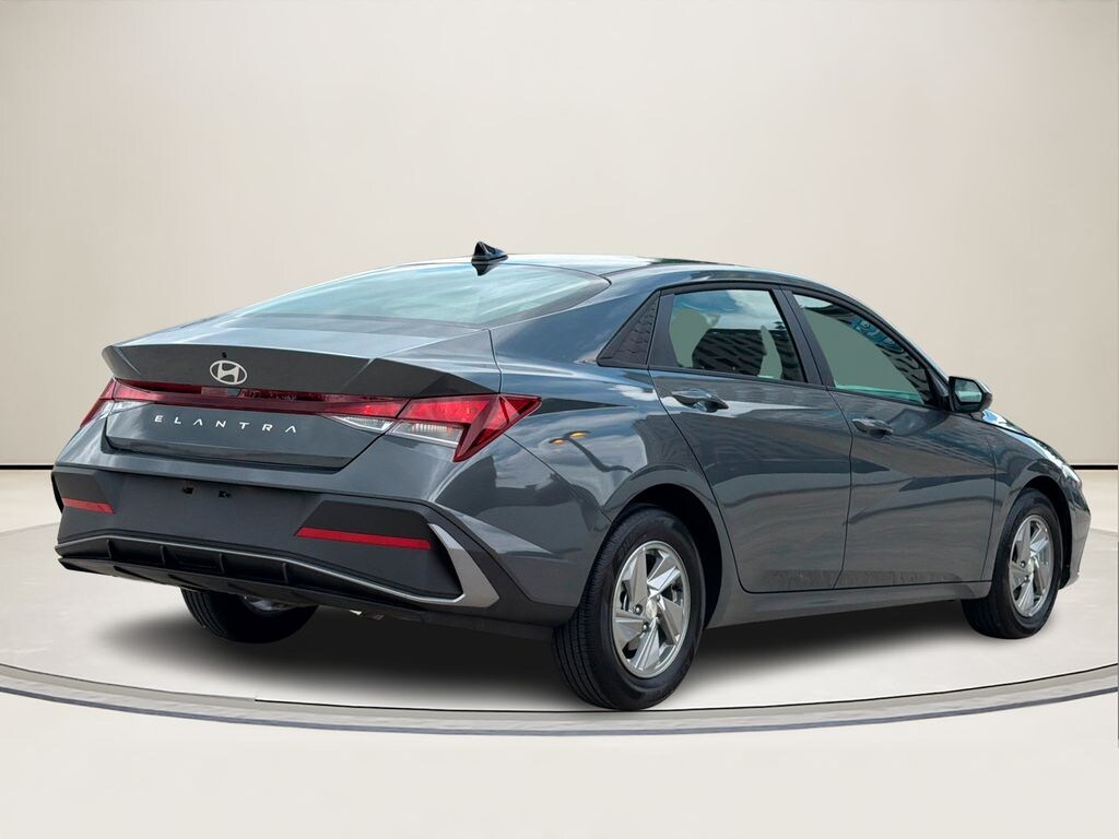 Used 2026 Hyundai Elantra SE Sedan