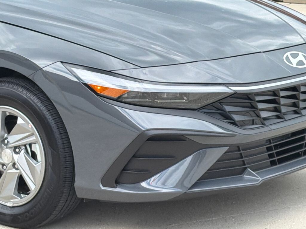 Used 2026 Hyundai Elantra SE Sedan