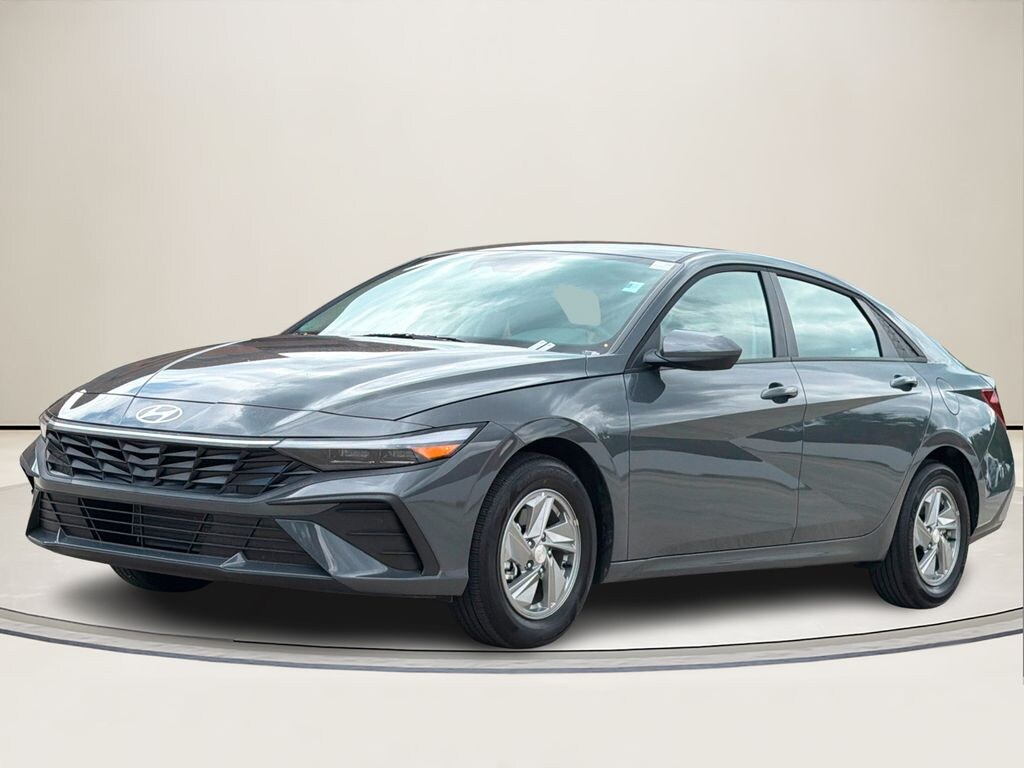Used 2026 Hyundai Elantra SE Sedan