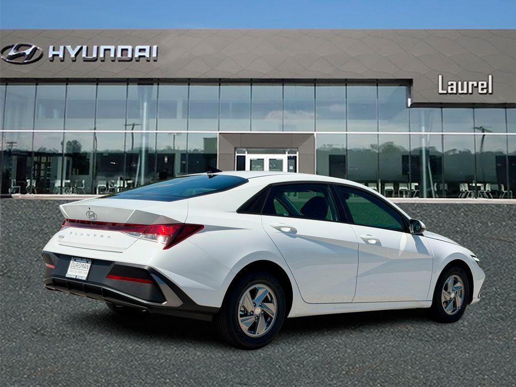 New 2026 Hyundai Elantra SE Sedan