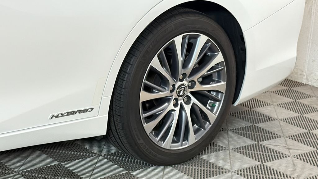 Certified 2021 Lexus ES 300h Sedan