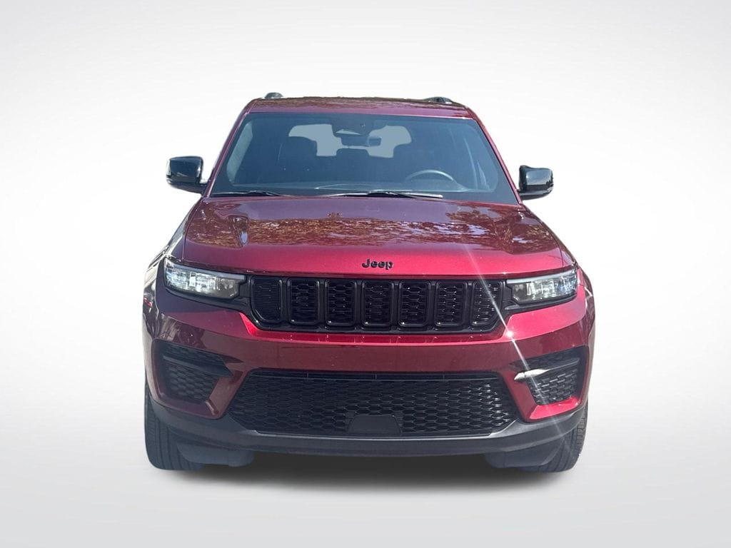 Used 2025 Jeep Grand Cherokee Altitude SUV