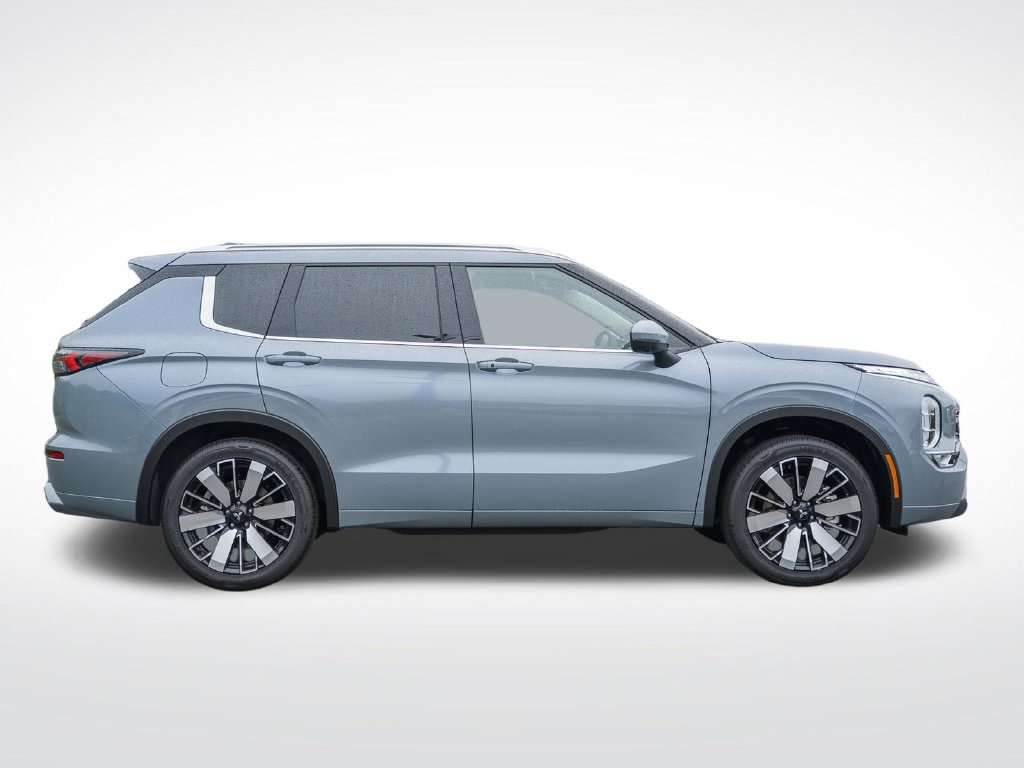 New 2026 Mitsubishi Outlander Black Edition SUV