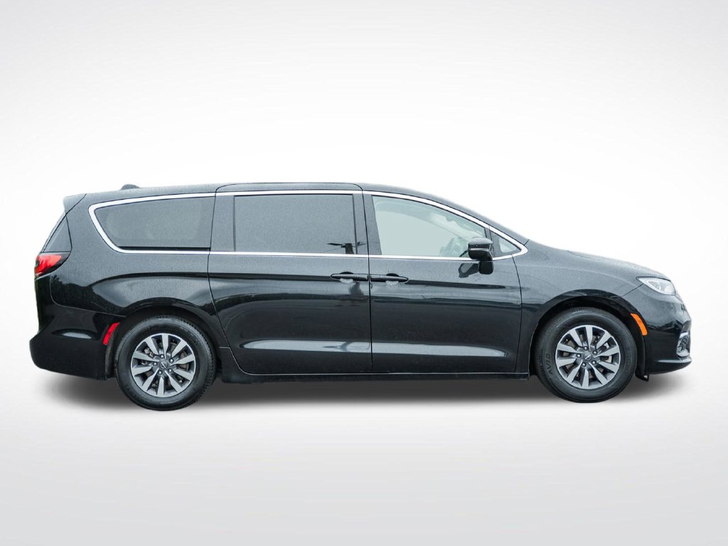 Used 2024 Chrysler Pacifica Hybrid Select Minivan/Van