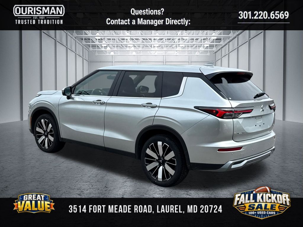 Used 2025 Mitsubishi Outlander SE SUV