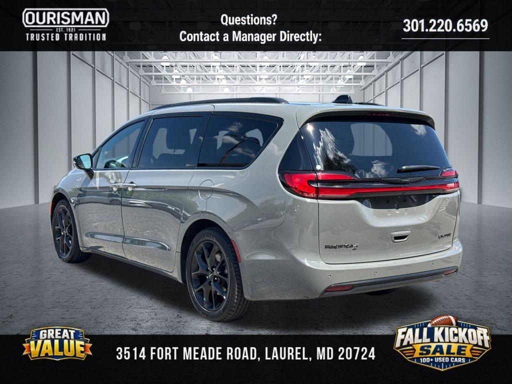 Used 2025 Chrysler Pacifica Limited Van Passenger Van