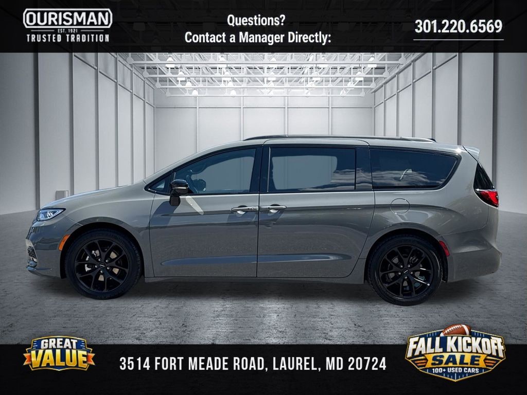 Used 2025 Chrysler Pacifica Limited Van Passenger Van