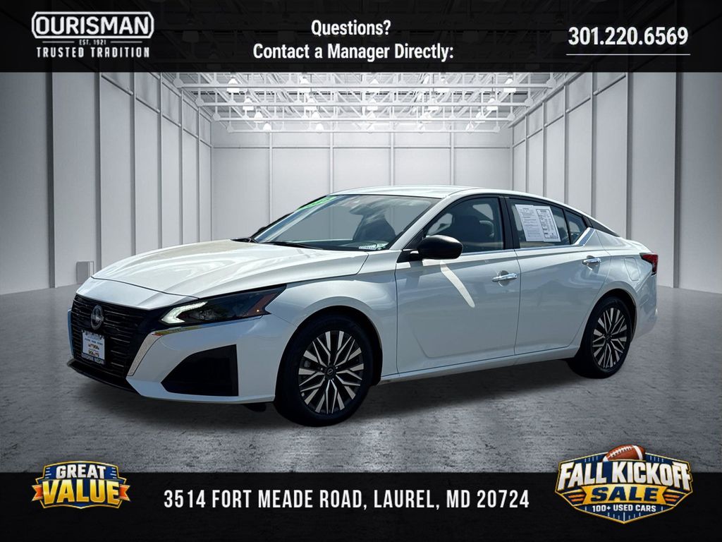 Used 2025 Nissan Altima SV Sedan