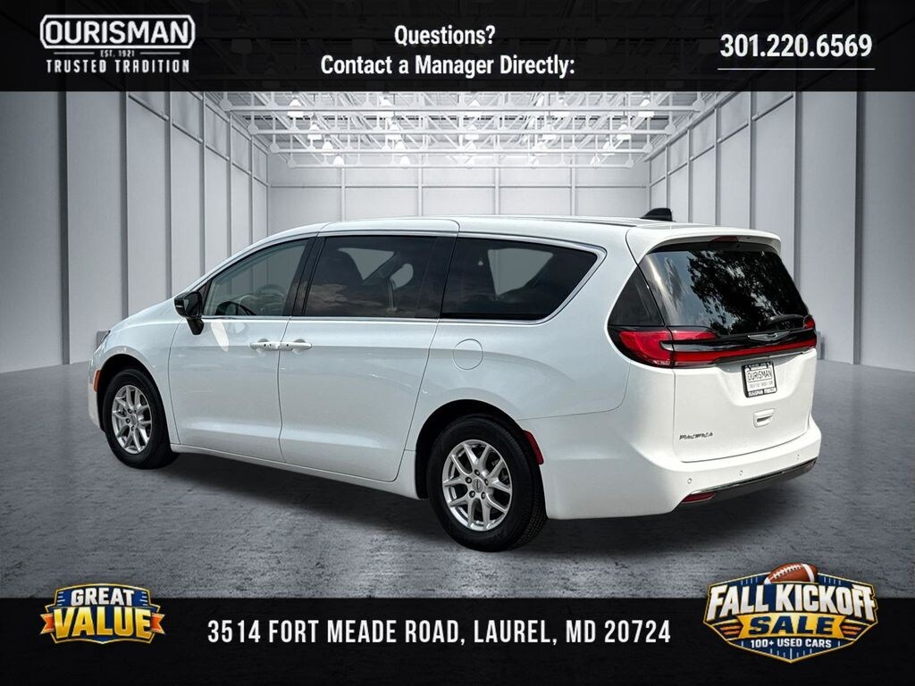 Used 2024 Chrysler Pacifica Touring L Van Passenger Van