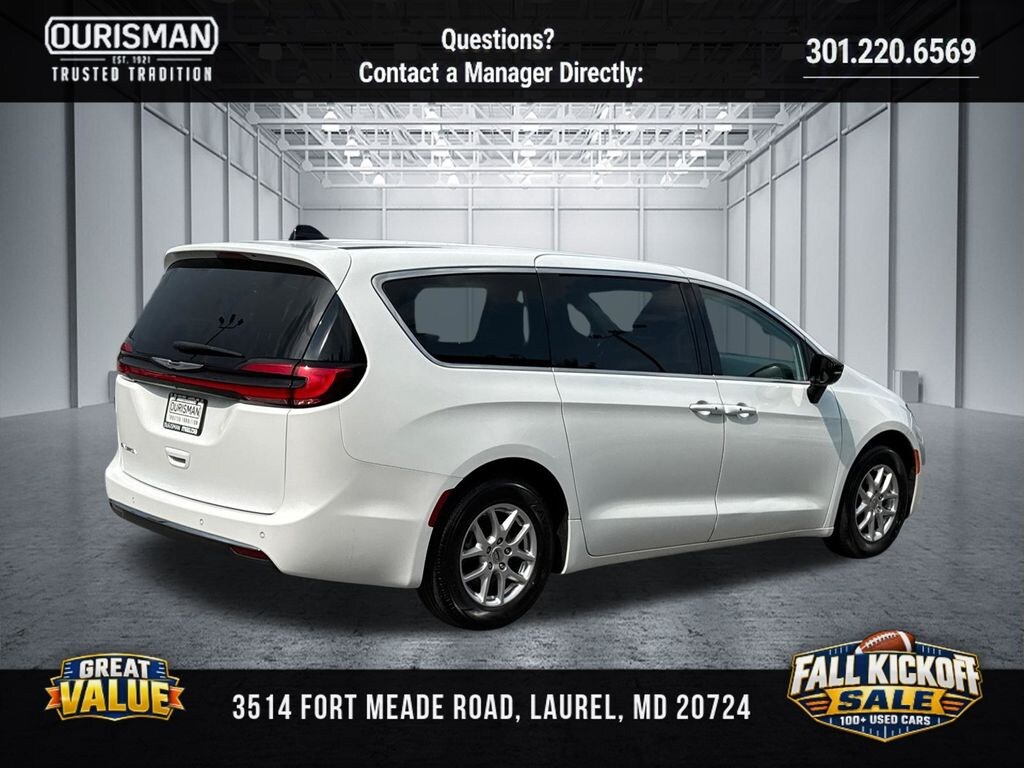 Used 2024 Chrysler Pacifica Touring L Van Passenger Van