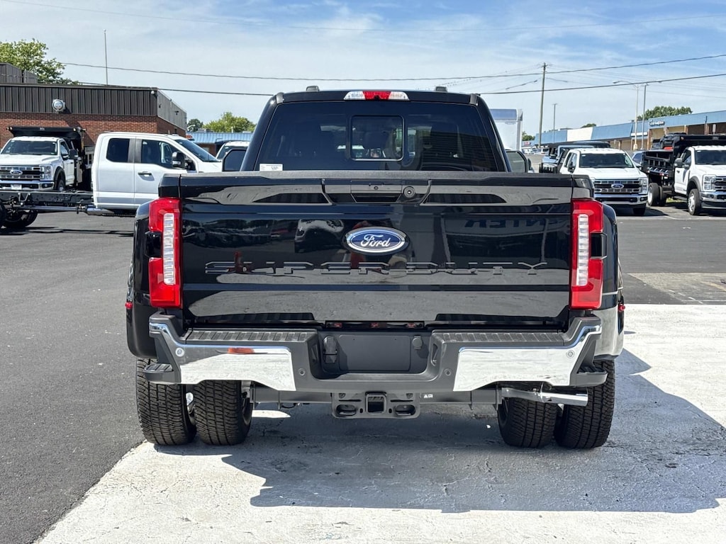 New 2026 Ford F-350 Lariat Truck